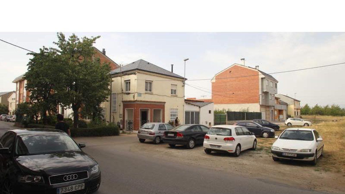 La zona del Camino del Francés, en el barrio ponferradino de Cuatrovientos, sigue esperando su urbanización.