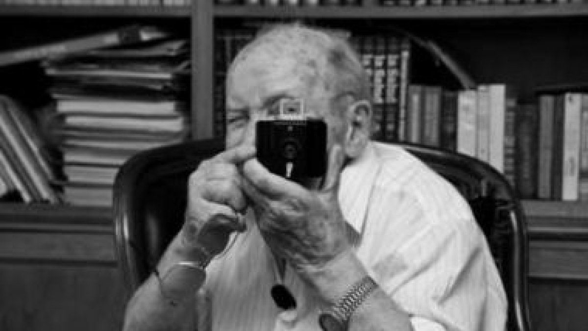 El veterano fotógrafo Vicente Nieto Canedo (Ponferrada, 1913).