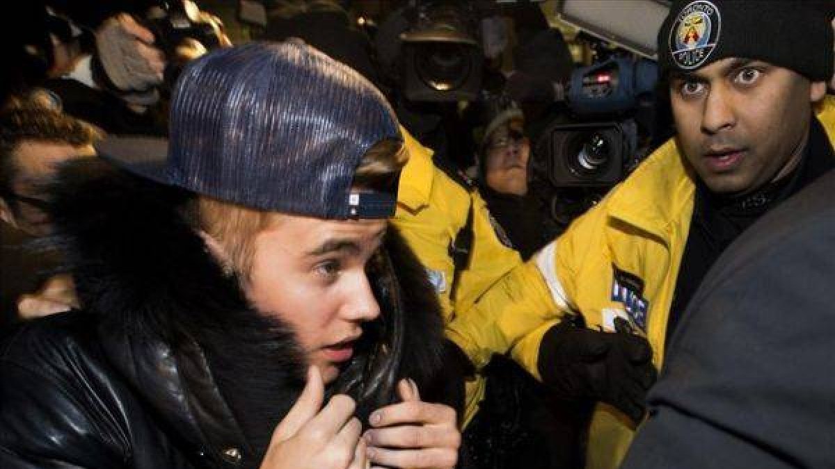 Bieber, a su llegada a la comisaría de Toronto para responder de una agresión a un chófer, el pasado 31 de enero.