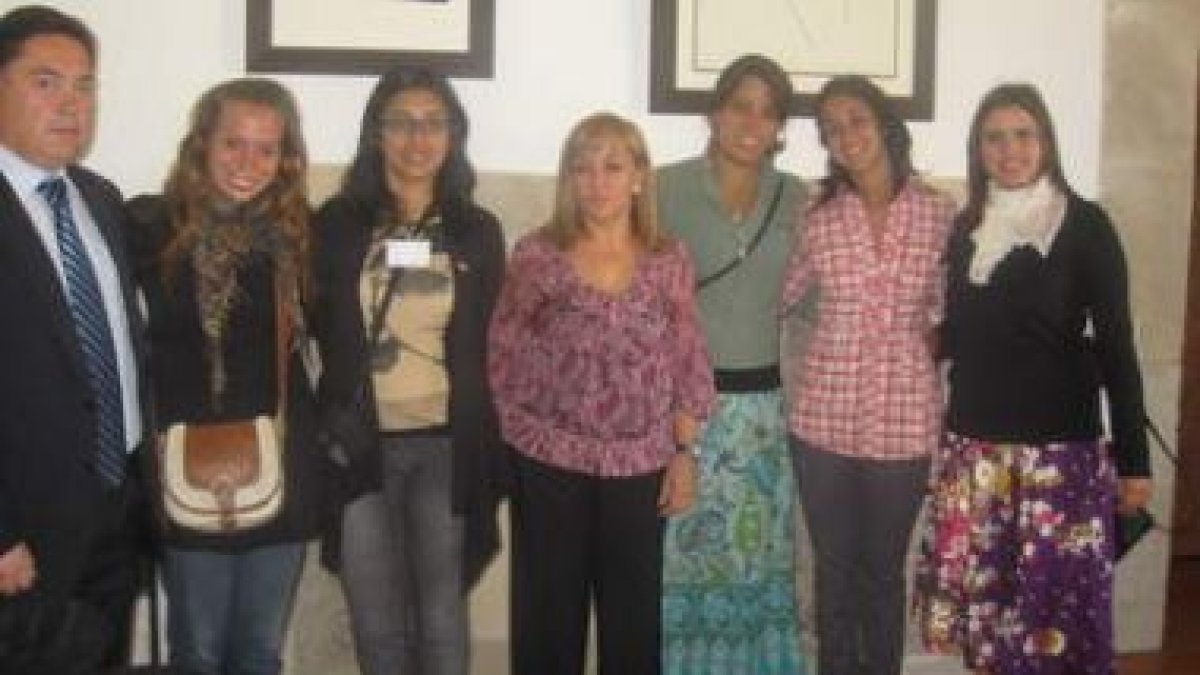 Marcos Martínez, a la izquierda, y Carrasco, en el centro, junto a la delegación argentina.