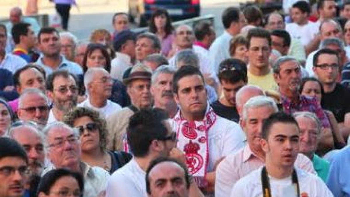 Los socios abonados de la Cultural están preocupados por el futuro del club leonés, cada día más cer