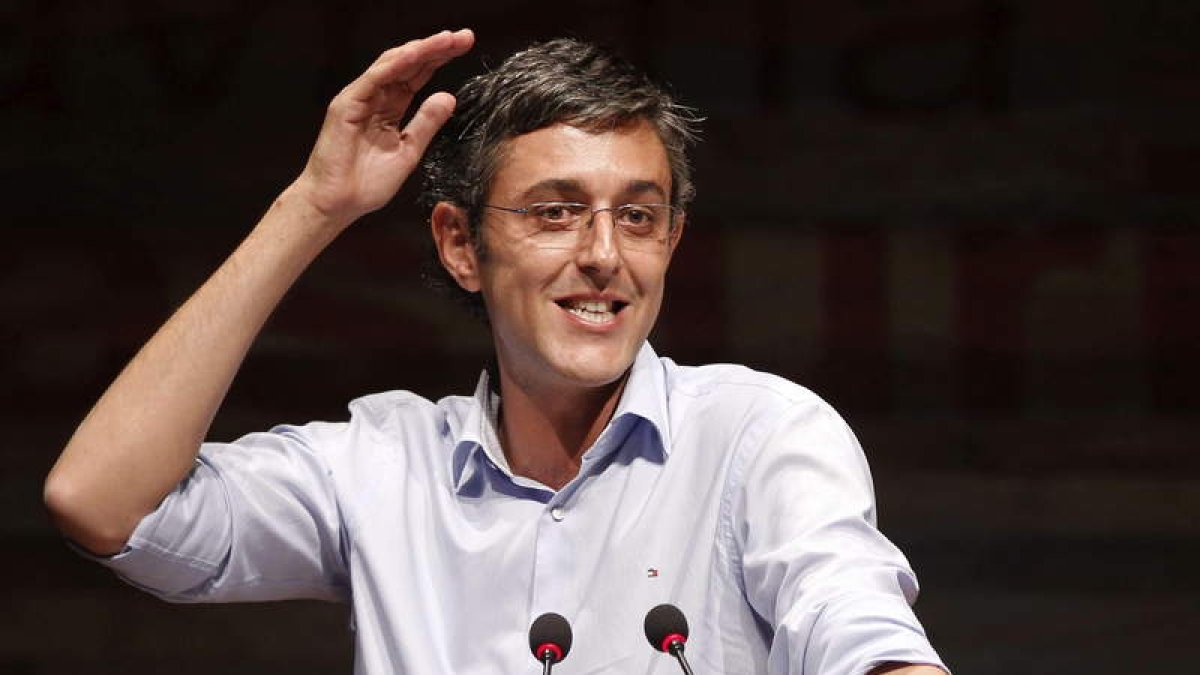 Los candidatos a la secretaría general del PSOE, Eduardo Madina y Pedro Sánchez.