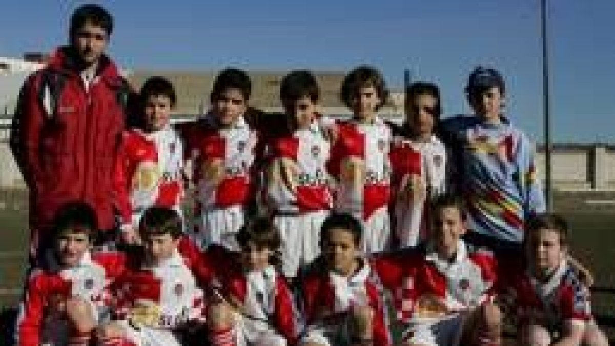 Formación del Puente Castro que lidera en solitario la 1.ª División Provincial Benjamín