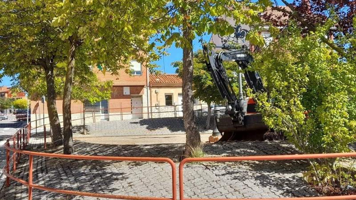 Las máquinas iban a empezar a picar el suelo de la Plaza Mayor. DL