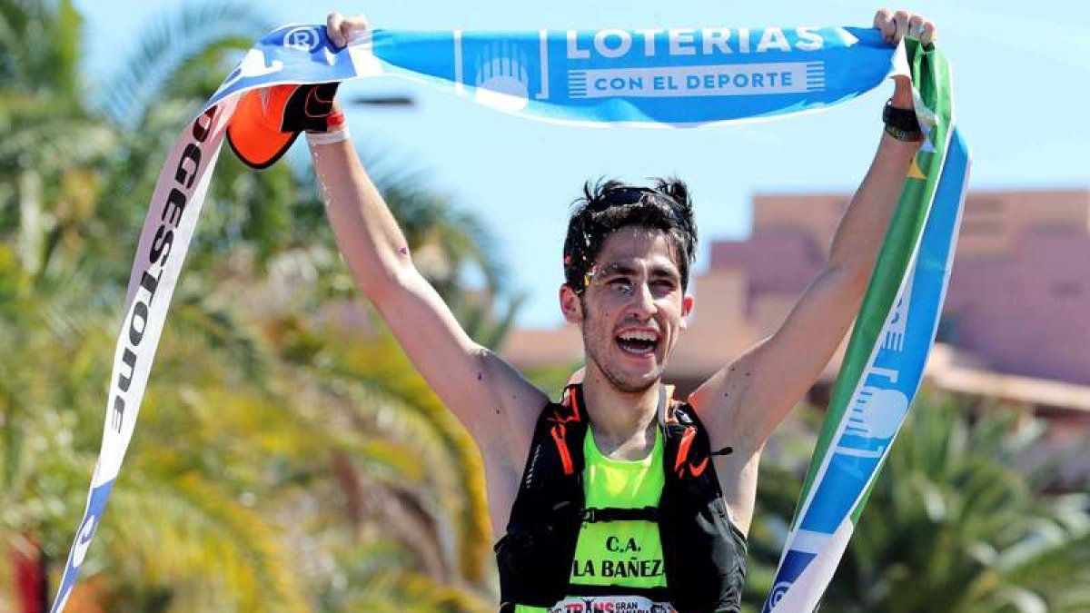 Pablo Villa entrando en la meta de la prueba. ELVIRA URQUIJO