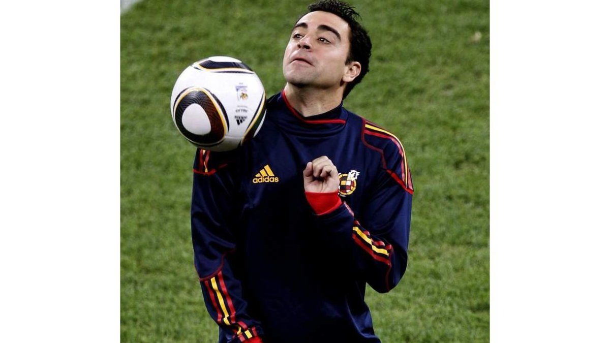 Xavi, en un entrenamiento con la selección.