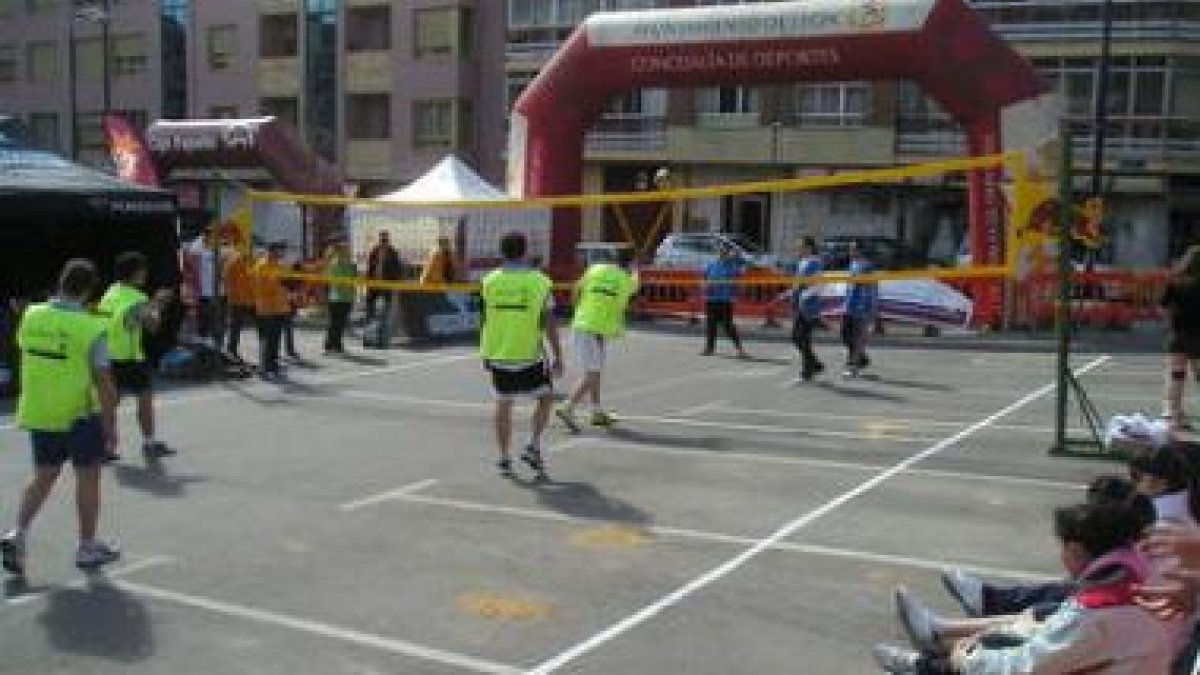 En la misma zona se instaló un pequeño campo de fútbol
