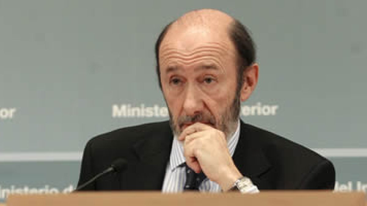 Alfredo Pérez Rubalcaba, ministro del Intetrior, durante la presentación de la nueva Ley de Tráfico