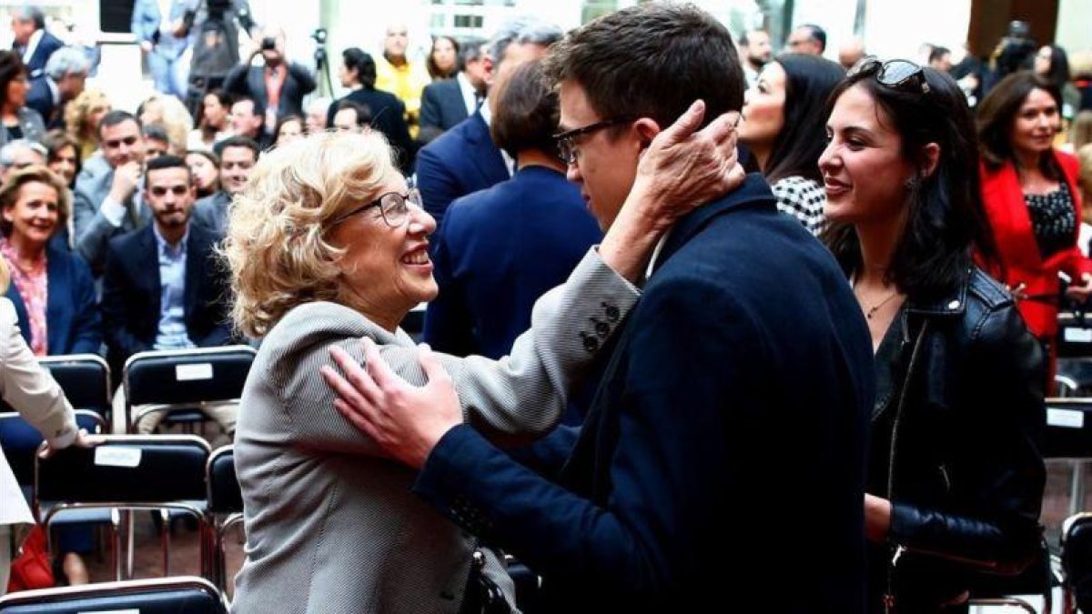 La alcaldesa de Madrid, Manuela Carmena, y el candidato a la presidencia de la Comunidad de Madrid, Íñigo Errejón