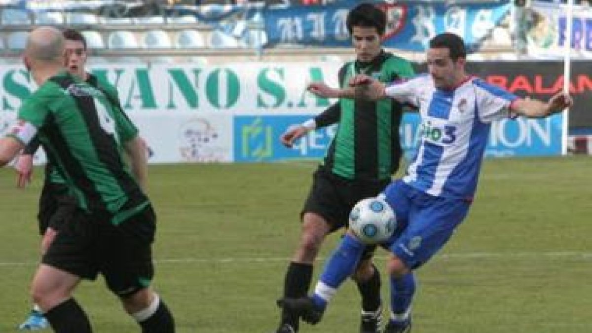 Omar Sampedro apunta a titular en el partido de esta tarde contra los discípulos de Pepe Calvo.