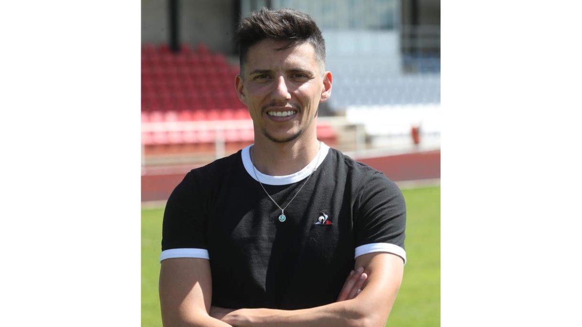 Pablo ‘Kun’ Huerga forma parte del cuerpo técnico del Tavalera junto a Rubén Gala. L. DE LA MATA