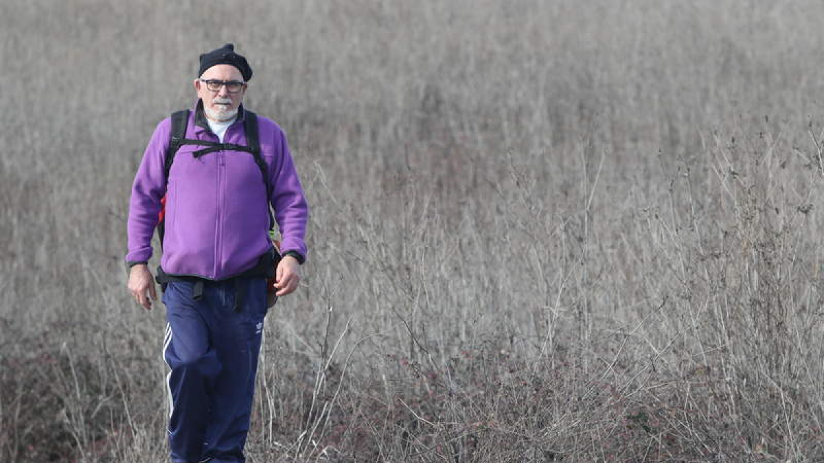 Pedro Mora, presidente de la Asociación de Diabéticos del Bierzo, en una de sus múltiples caminatas.