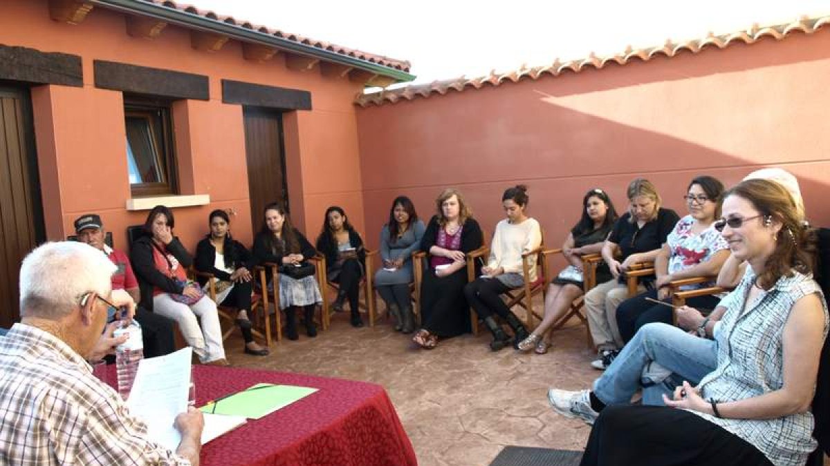 Recibimiento de los alumnos americanos en Vegaquemada