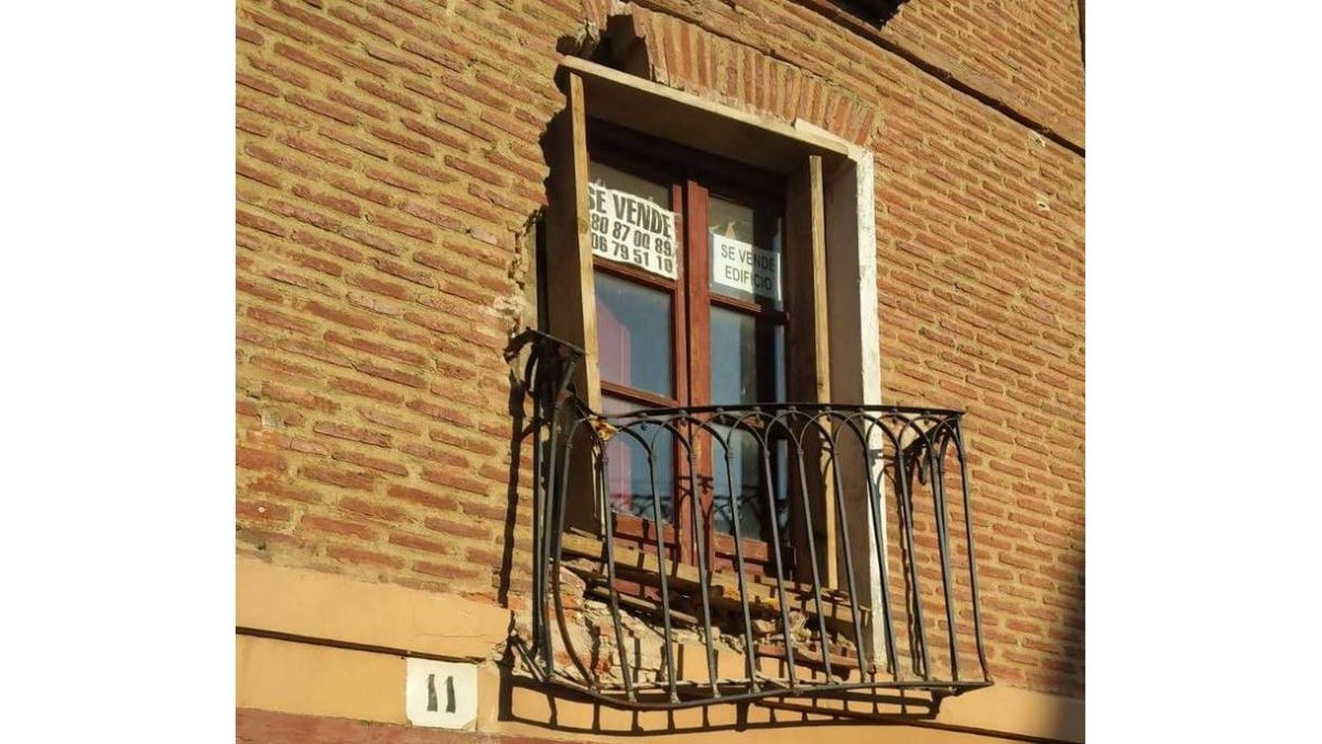 Situación de uno de los balcones dañado. DL