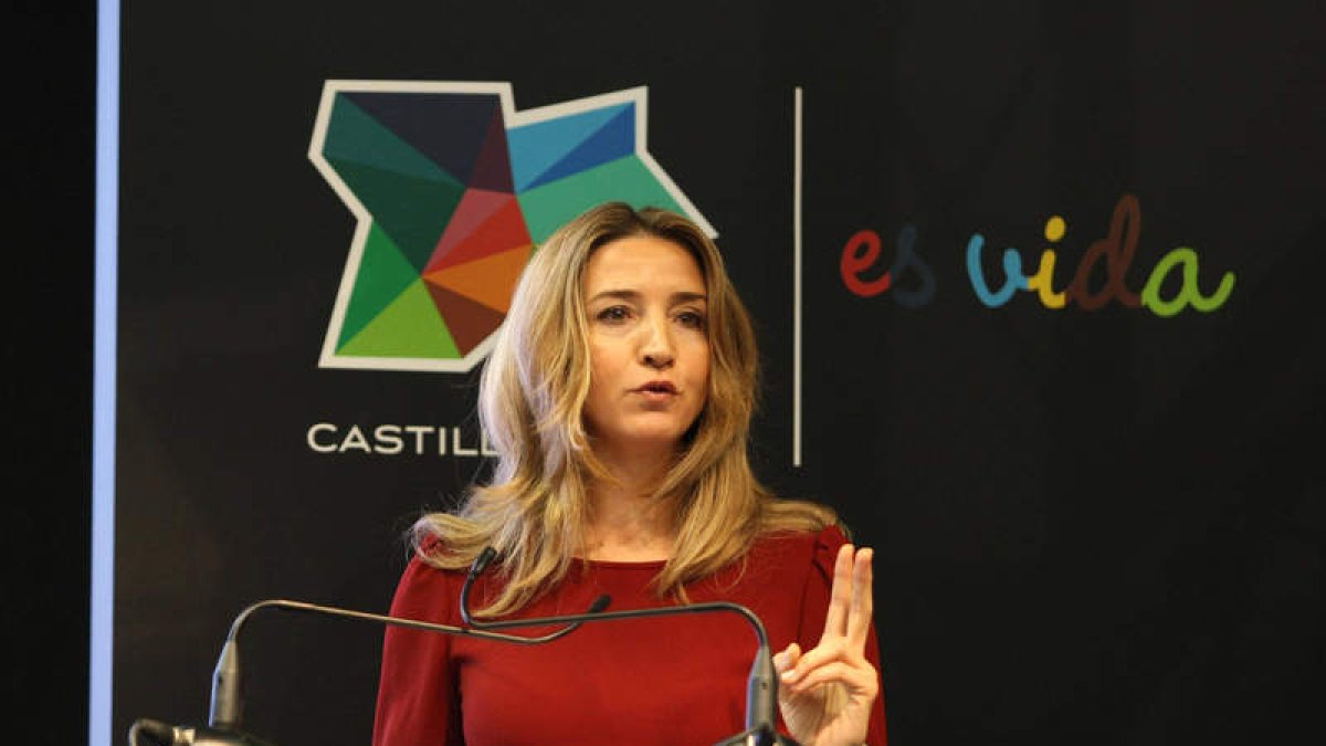 La consejera de Cultura y Turismo, Alicia García, presenta el Plan de Marketing turístico al sector de Castilla y León.