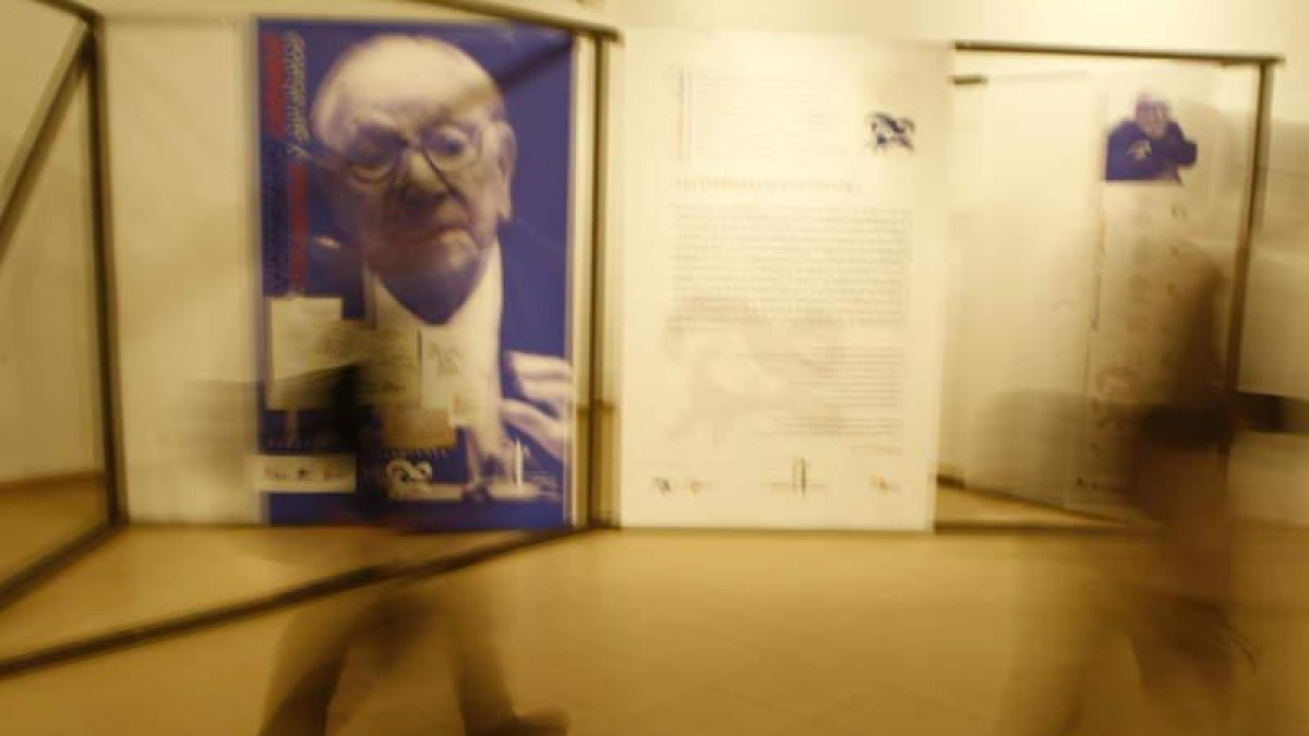 Exposición ‘Manuscritos y Garabatos de Victoriano Crémer’, que tuvo lugar en el ILC en 2009.