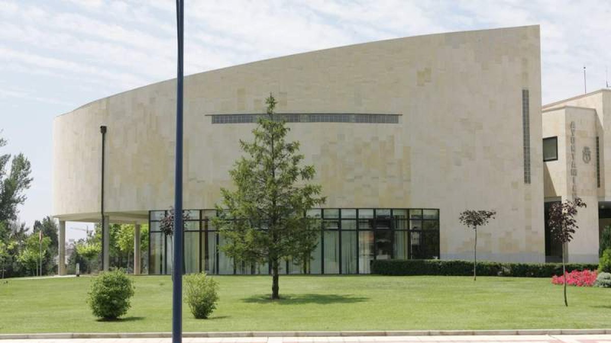 El Ayuntamiento abonó 1,1 millones en el primer semestre a proveedores y 1,7 en el segundo. PABLO