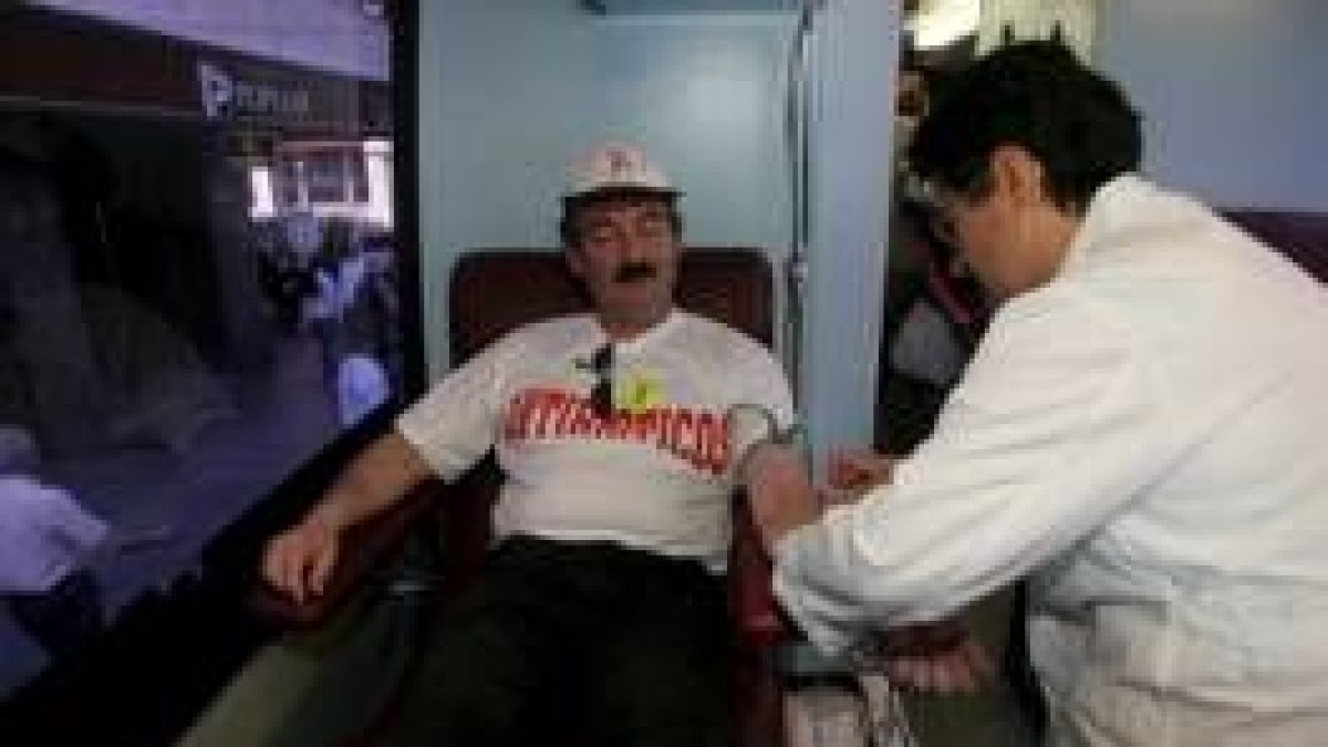 Los trabajadores donaron sangre en la unidad frente al Ayuntamiento