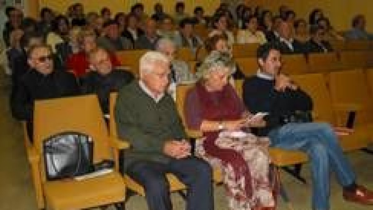 Un momento de la apertura del curso celebrado ayer en la biblioteca