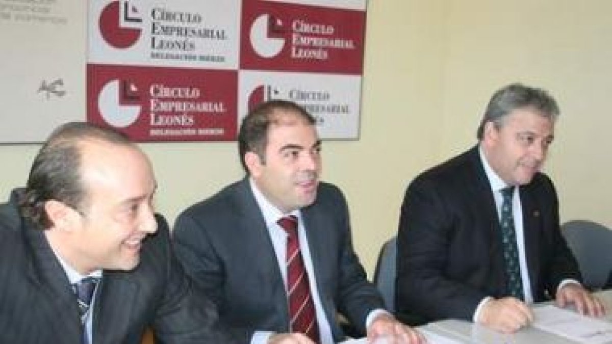Vargas, Amor y Macías, ayer en la sede de La Cebra.
