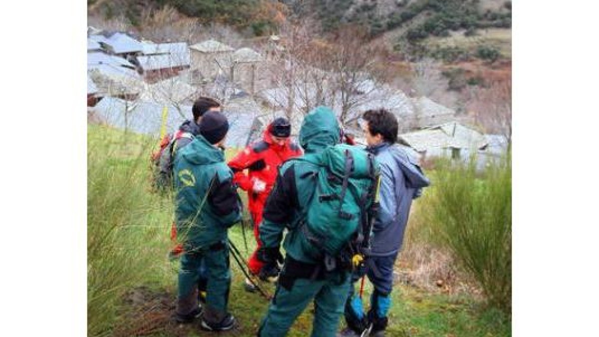 El Greim, en la búsqueda del montañero muerto en El Bierzo