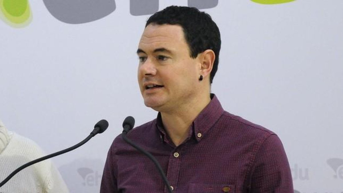 El TSJPV ha archivado la causa abierta contra el presidente de Sortu, Hasier Arraiz, por haber reclamado un 'jaque mate' a la Guardia Civil