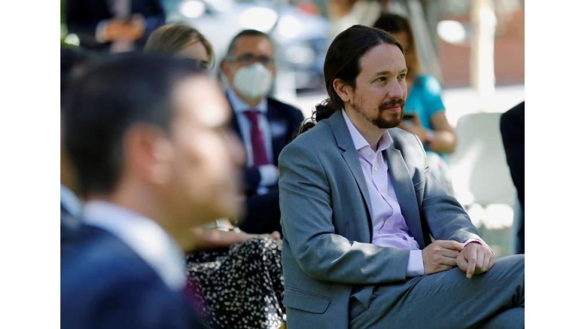 Pablo Iglesias ayer, en un acto oficial en los jardines de la Moncloa. CHEMA MOYA