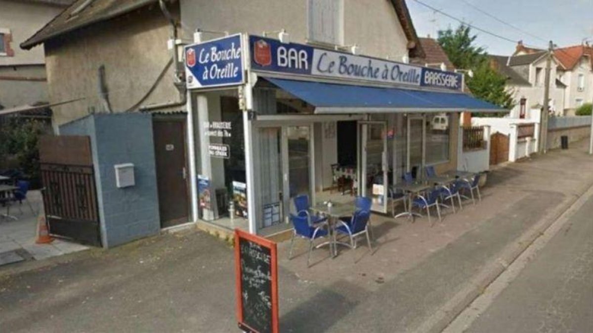 La taberna Le Bouche a Oreille', de la localidad francesa de Bourges, que recibió un estrella Michelin por error.