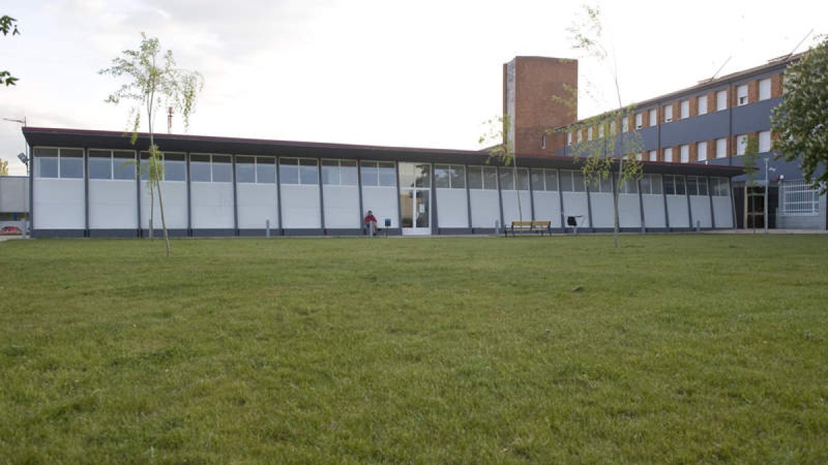 Exterior del albergue municipal de peregrinos de Valverde, situado en La Virgen del Camino.