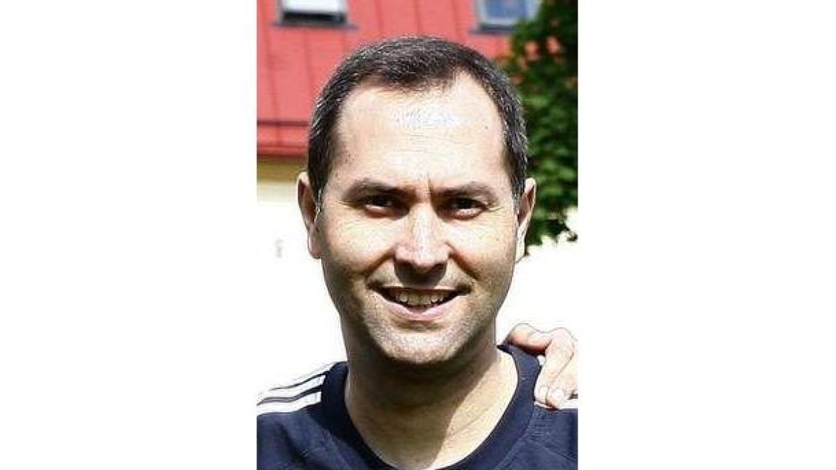 El árbitro leonés Bultó.