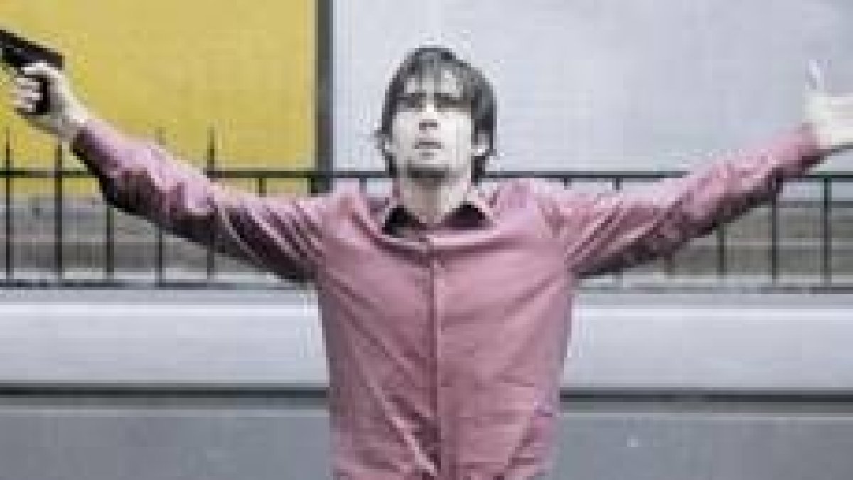 El actor irlandés Colin Farrell interpreta a Stu, un publicista mediocre