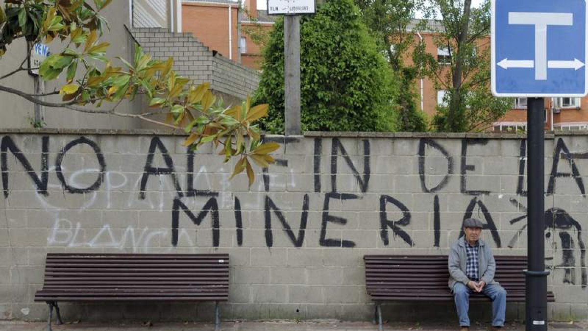 En La Robla, la presencia en las calles era mínima.