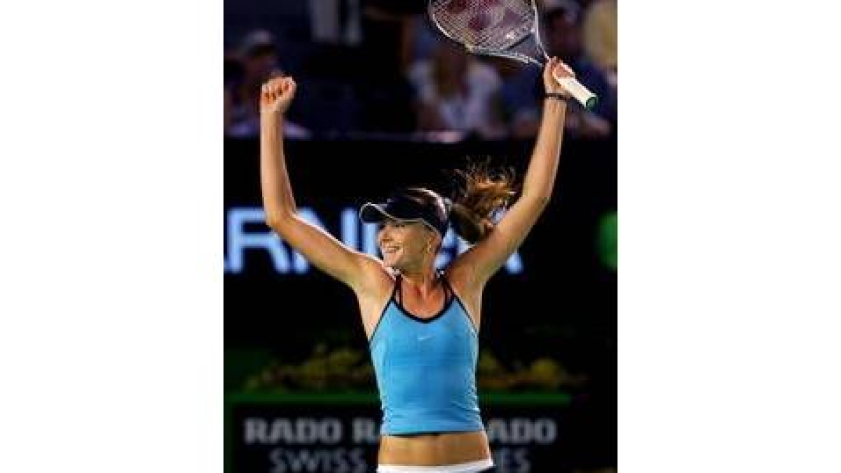 Daniela Hantuchova festeja su victoria sobre Serena y su pase a octavos