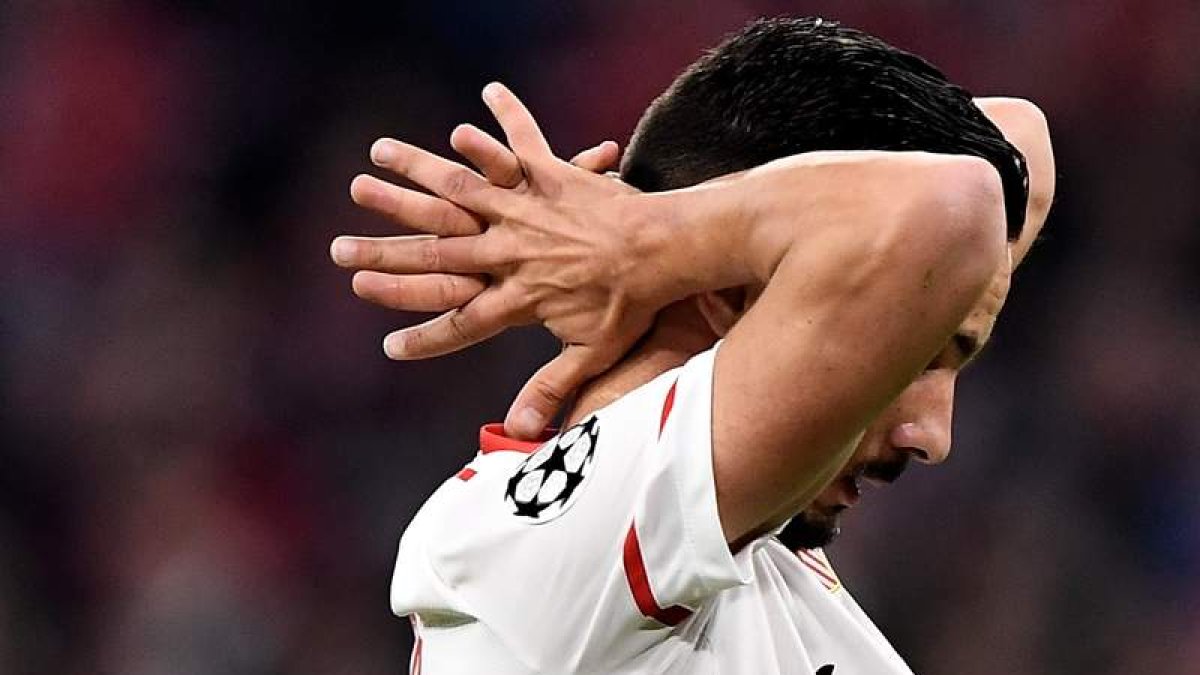 El sevillista Pablo Sarabia refleja la decepción tras caer eliminado ante el Bayern de Múnich. BRUNA