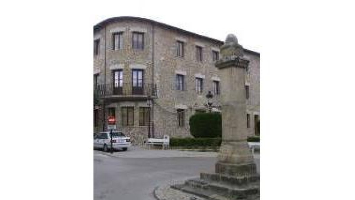 En la imagen, vista exterior del Ayuntamiento de Toreno
