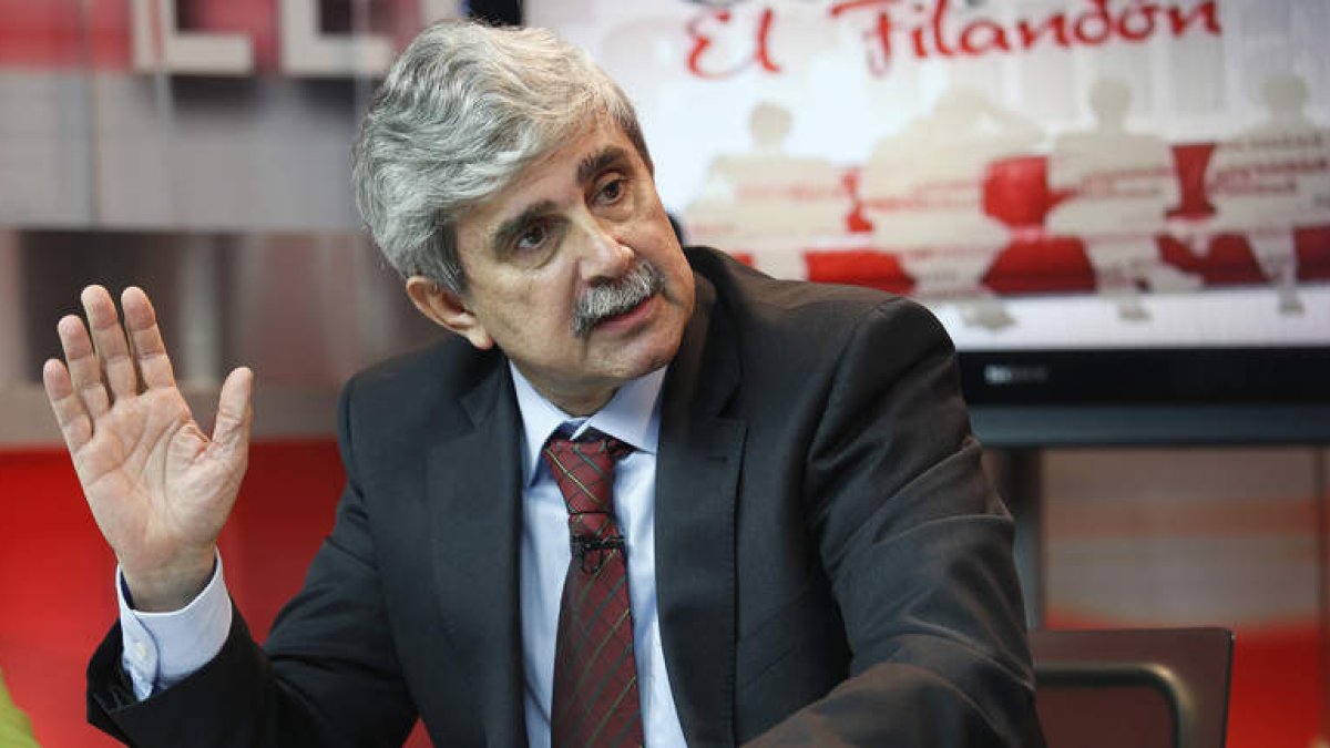 Juan Francisco Marín, ayer durante el Filandón, el programa organizado por Diario de León y La 8 de Televisión de León