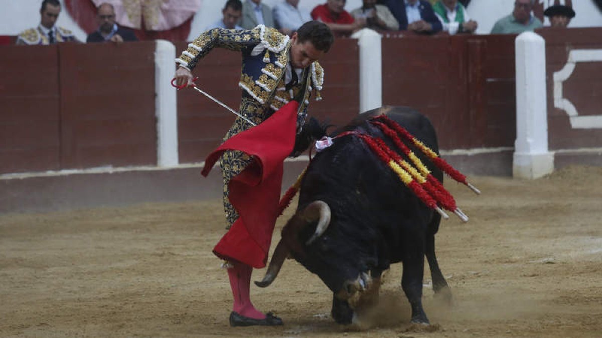 Ginés Marín dejo pinceladas de la torería que le ha colocado en lo alto del escalafón.