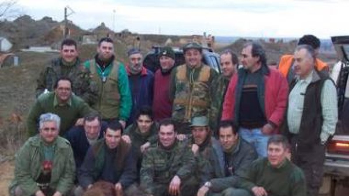 En la imagen de archivo, jabalíes abatidos en una temporada mejor que la actual.