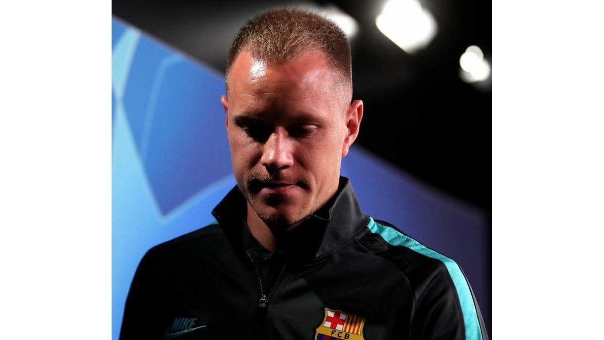 Ter Stegen fue el único que habló tras el partido ante el Slavia. F. V.