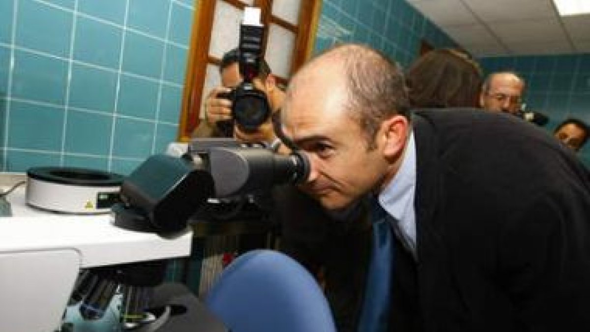 Un momento de la inauguración del centro contra el cáncer.
