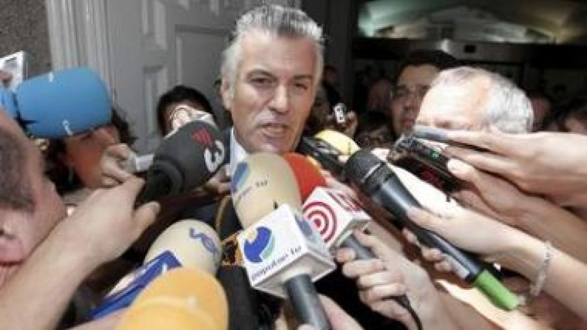 El senador y tesorero nacional del PP, Luis Bárcenas, en una imagen de archivo.
