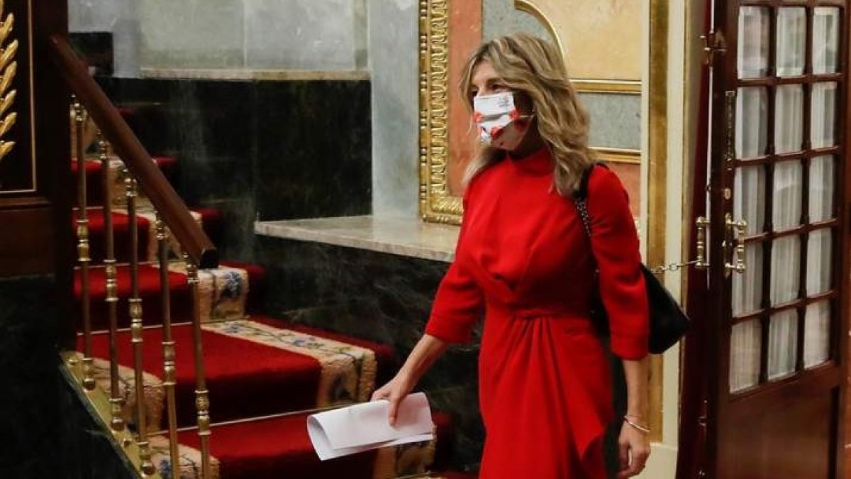 Yolanda Díaz sale del hemiciclo del Congreso. JUAN CARLOS HIDALGO