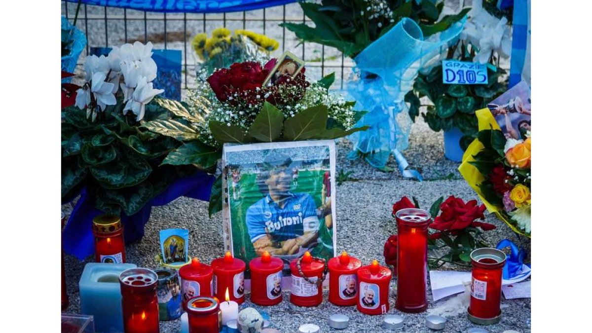 Nápoles lloró como propia la muerte de Maradona. ABBATE