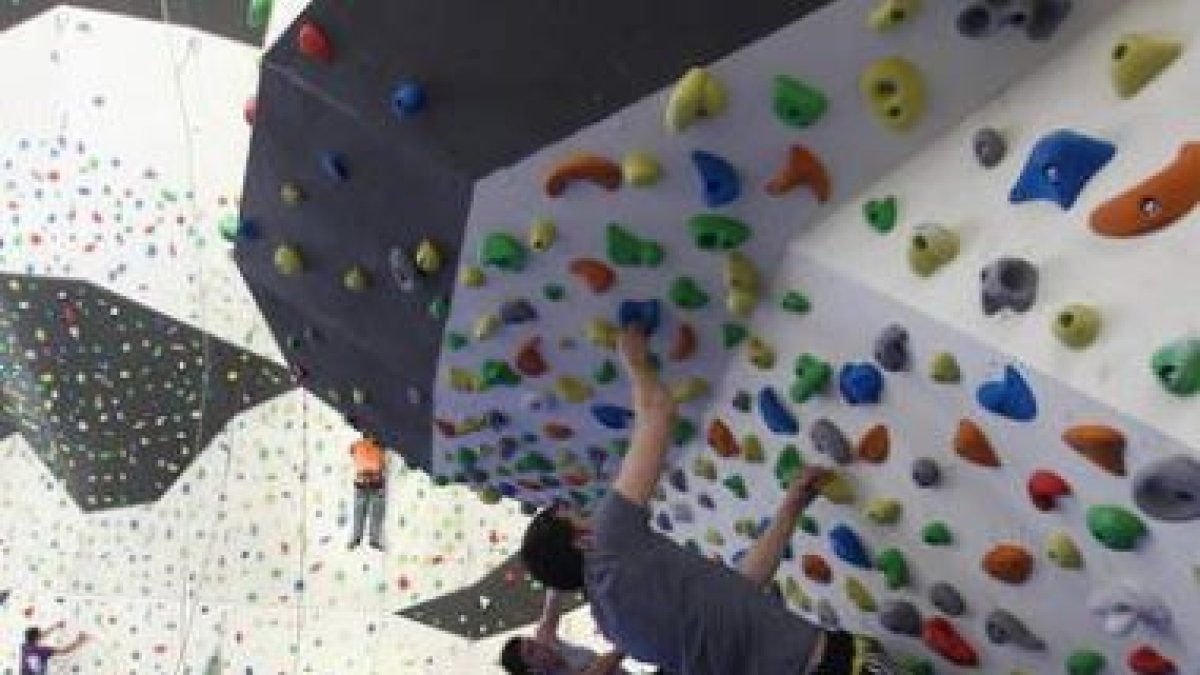 El rocódromo será uno de los lugares del plan Aventura-t.