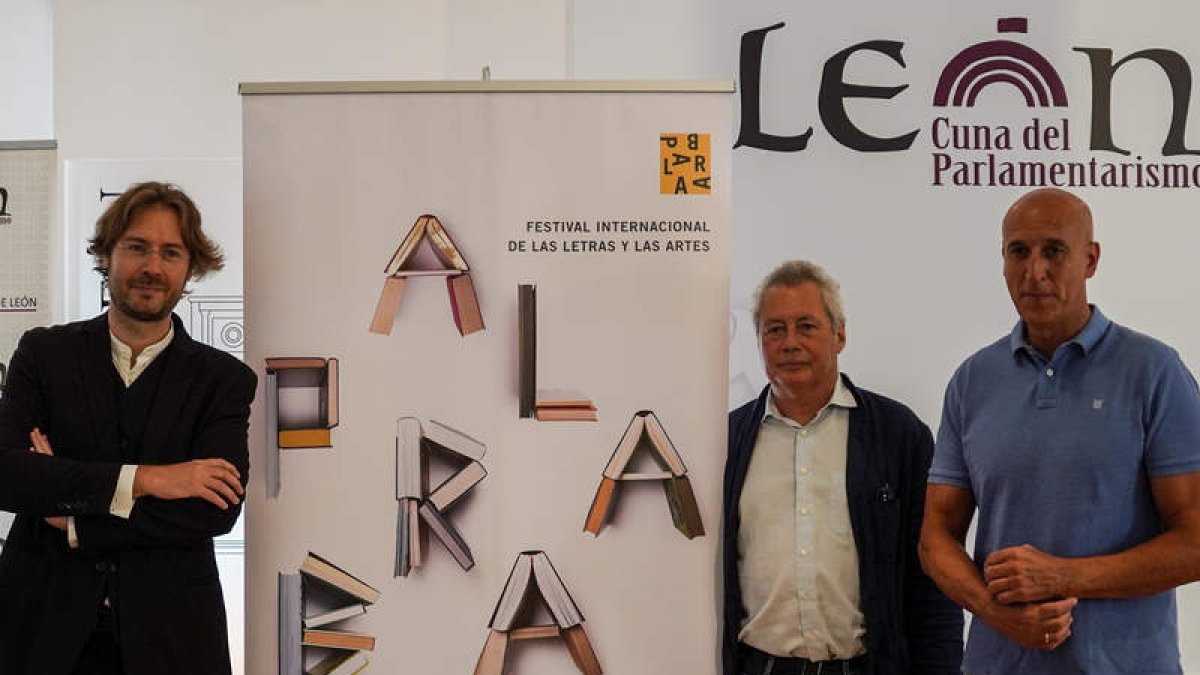 Saravia, Baricco y Diez, ayer en la rueda de prensa. MIGUEL F.B.