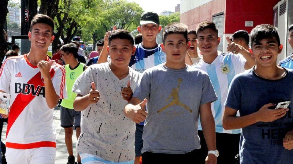 Seguidores de River Plate, por las calles de Buenos Aires.