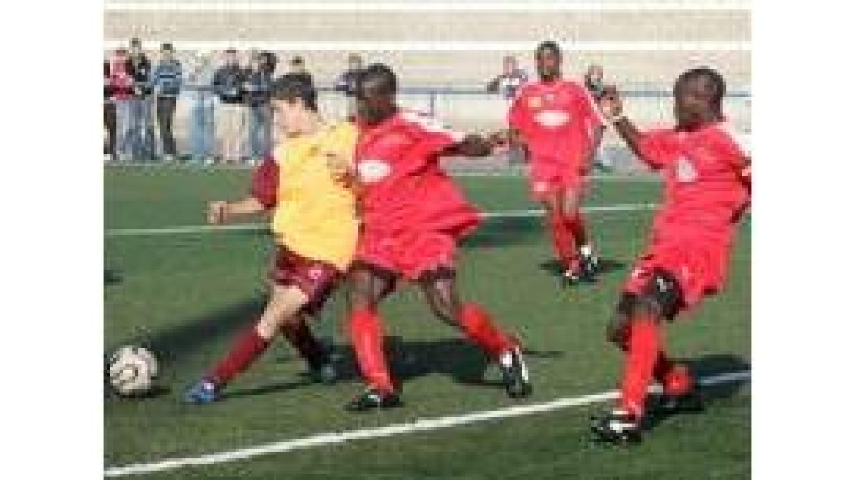 La selección de León sub 15 no pudo con la infantil de Camerún