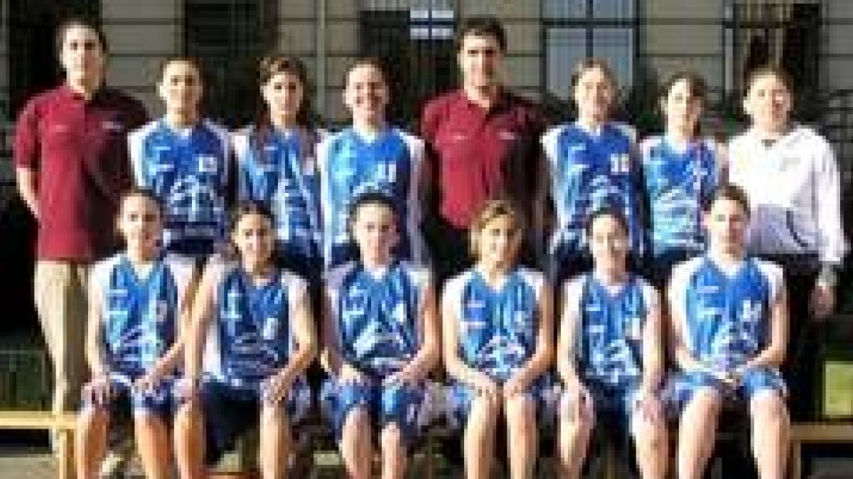 Formación del equipo Divina Pastora que milita en la categoría cadete femenino