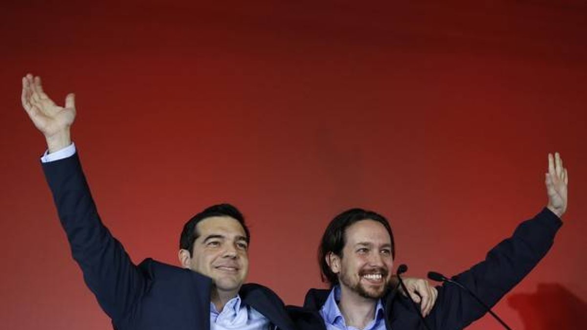 El líder del partido griego Syriza, Alexis Tsipras, junto con el líder de Podemos, Pablo Iglesias.