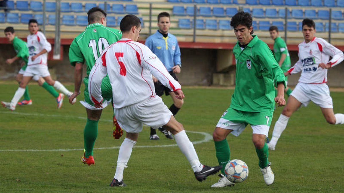 El equipo peñista se impone a la Cultural en el derbi capitalino y da un paso de gigante para asegurarse la permanencia en la Liga Nacional Juvenil.